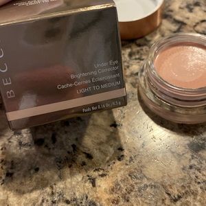 Becca x Smashbox Under Eye Brightening Corrector in Light/Medium Shade